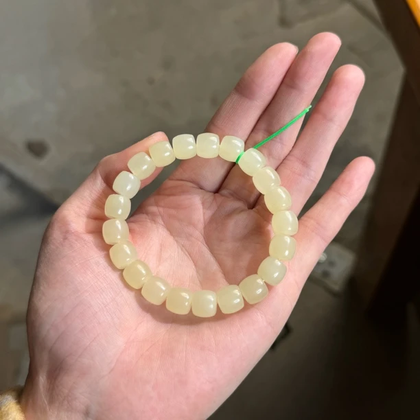 新疆和田玉高冰黄口直切手串