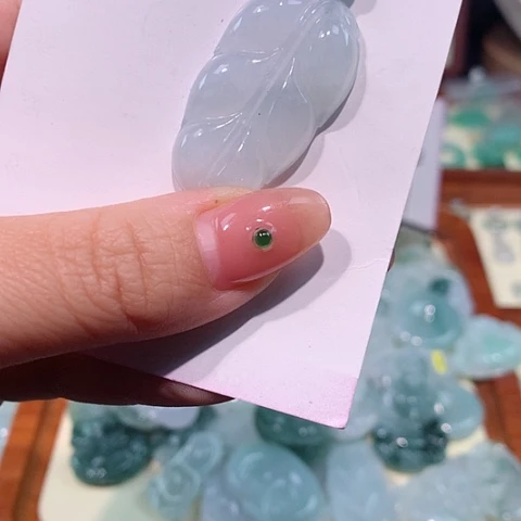 颈饰未镶嵌翡翠叶子