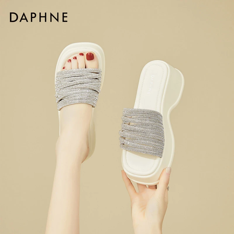 达芙妮厚底一字拖鞋女2025新款夏季懒人增高凉拖外穿坡跟沙滩凉鞋