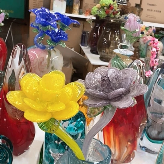 琉璃花瓶高45厘米宽9厘米