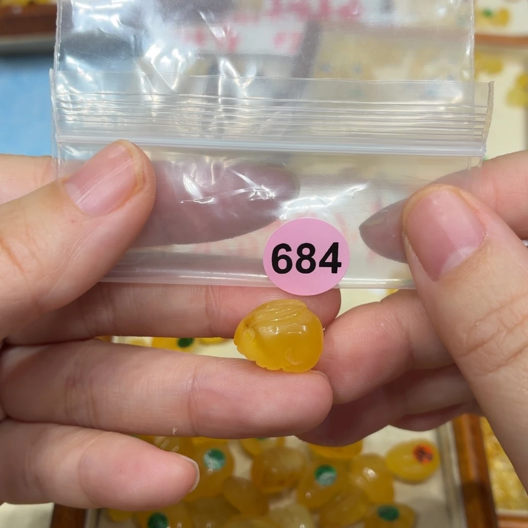 琥珀未镶嵌珠宝奇石