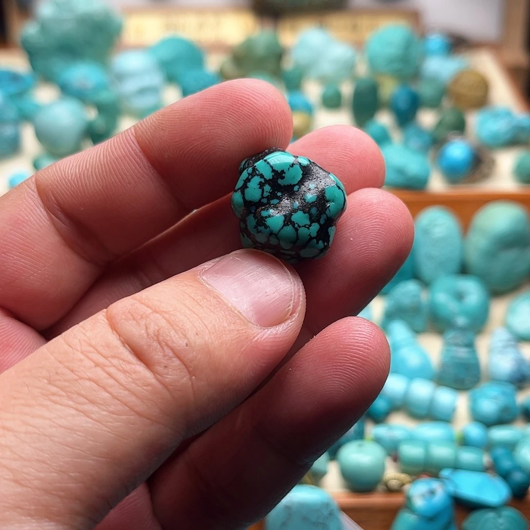 绿松石随形未镶嵌