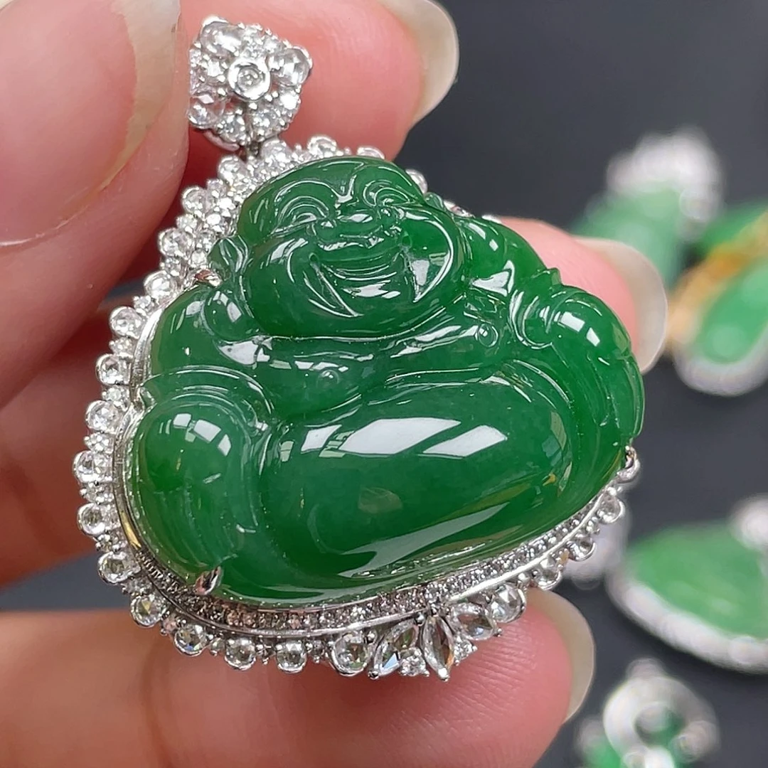 翡翠18K金镶嵌颈饰绿佛公