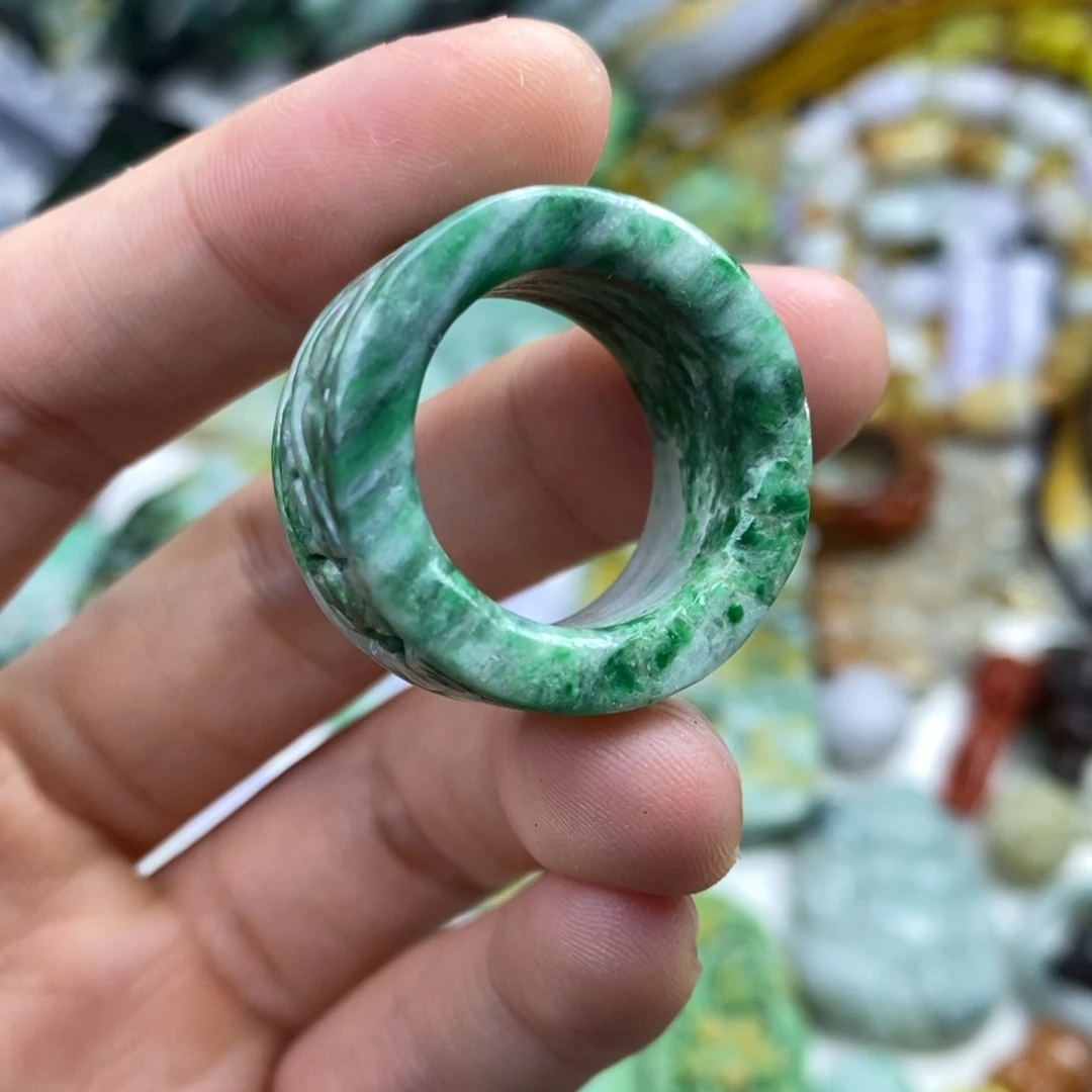 翡翠未镶嵌颈饰吊坠