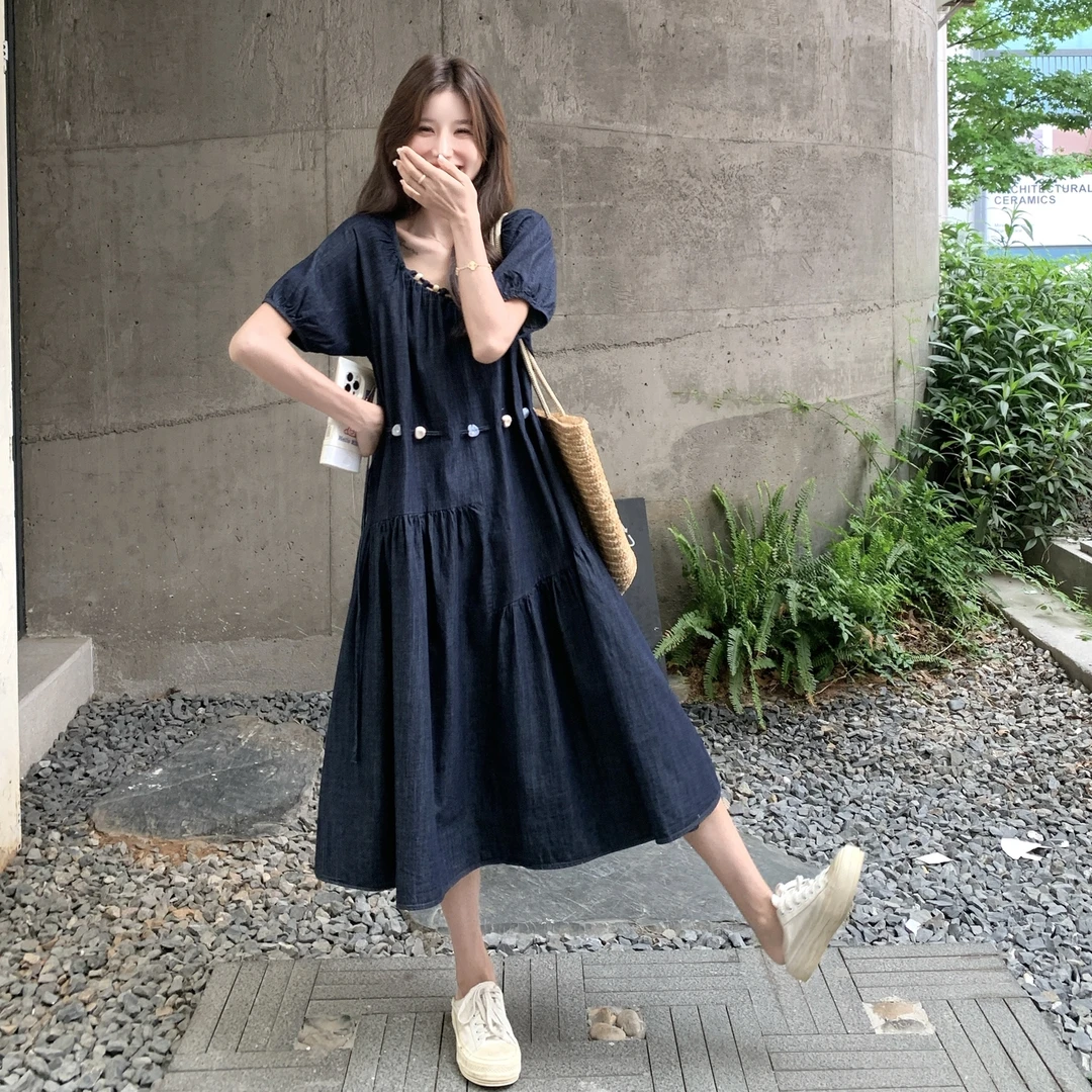 深蓝色复古泡泡袖牛仔连衣裙女2025夏季串珠收腰显瘦巨好看A字裙