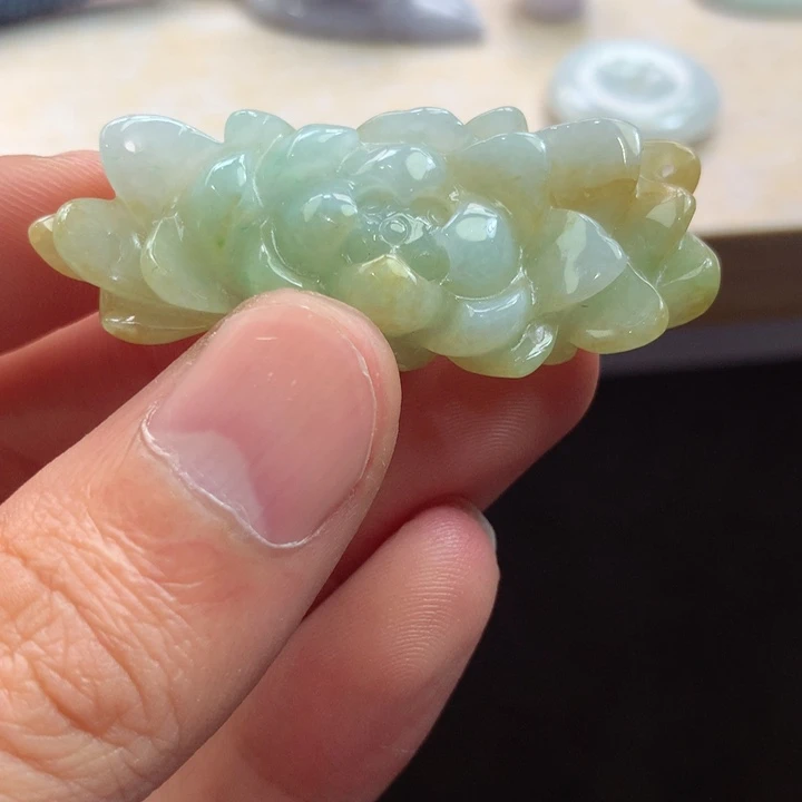 翡翠未镶嵌颈饰吊坠