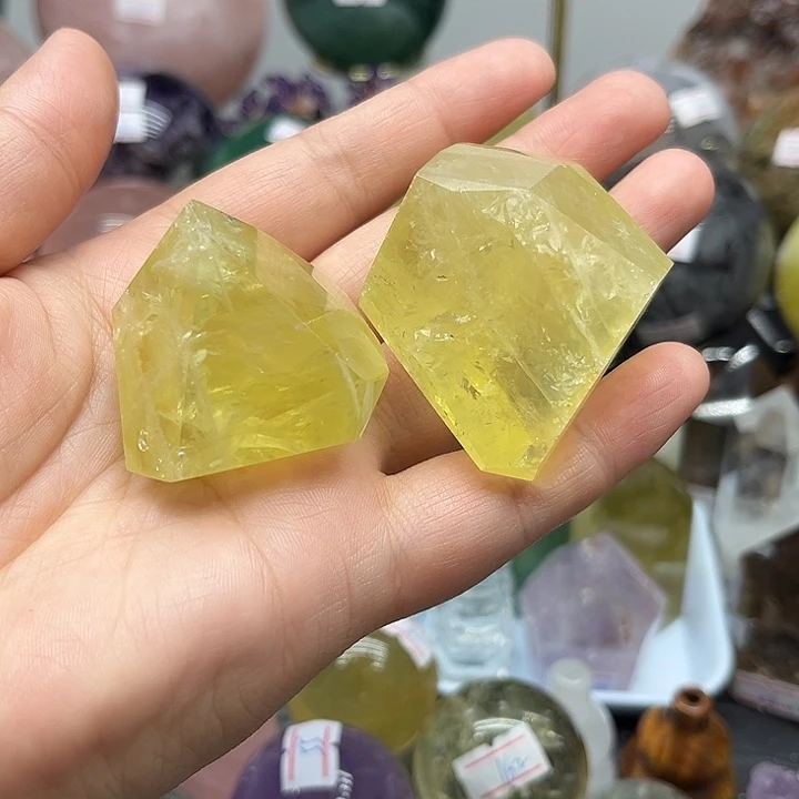 未镶嵌珠宝半成品水晶115克黄水晶随形