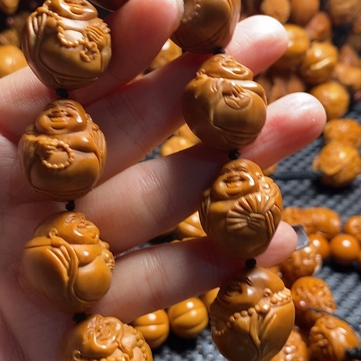 吊坠橄榄核灯泡弥勒