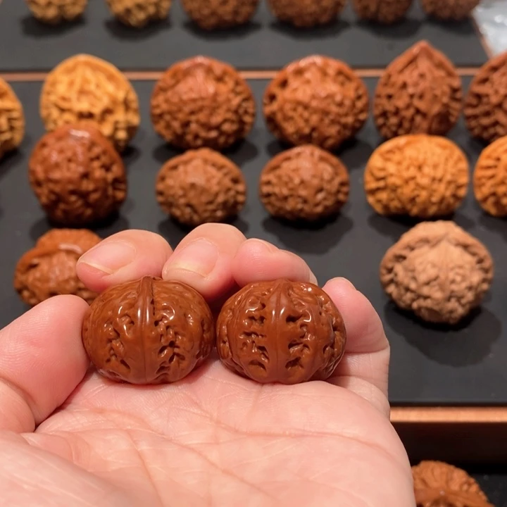 文玩核桃吊坠凹****。手捻515