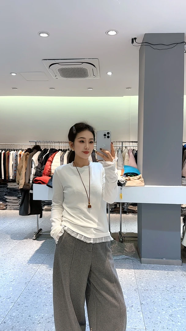 2025【蕾蕾家】冬季时尚洋气极简百搭磨毛加厚拼接蕾丝袖圆领T恤