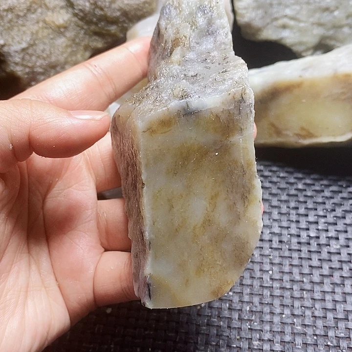 未镶嵌和田玉（糖玉）珠宝半成品