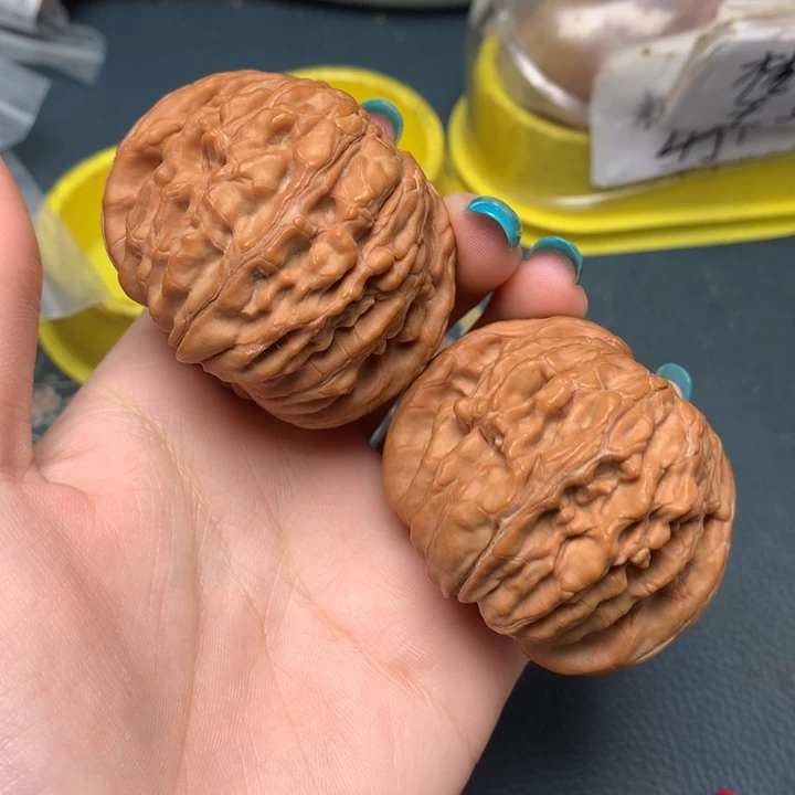 红***歌把件文玩核桃51-27661-0