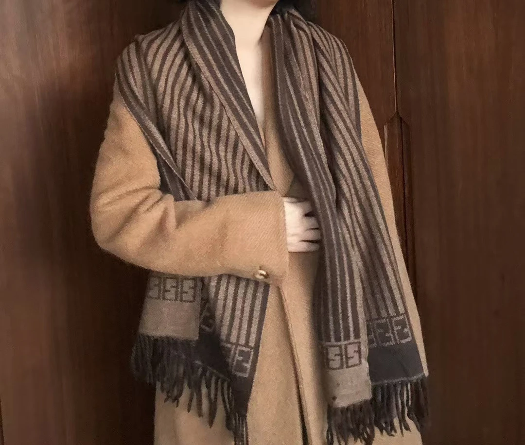 95新 FENDI/芬迪 芬迪/竖条纹围巾