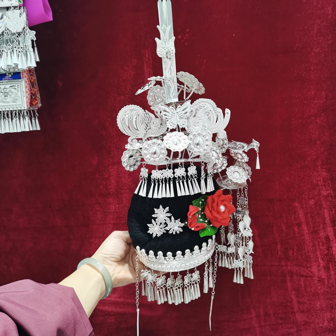 新款少数民族头饰发饰银饰，各个民族都可以带，新品上线苗族头饰