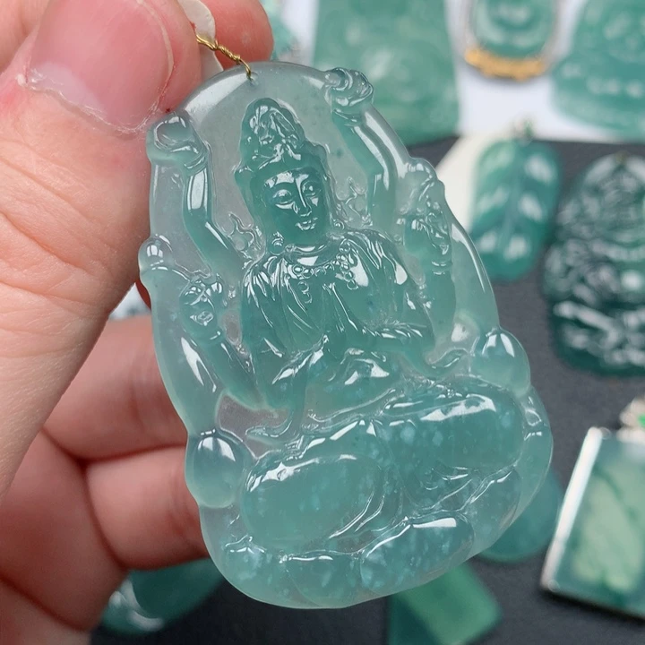 翡翠颈饰未镶嵌翡翠