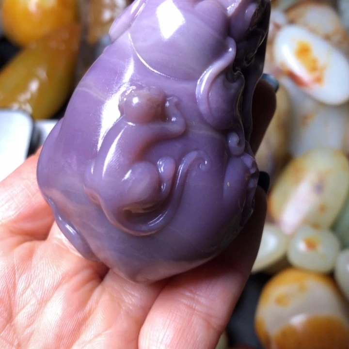 晓***月和田玉未镶嵌珠宝奇石