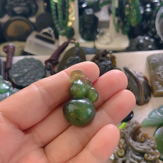 烟***南未镶嵌蛇纹石玉泰山玉