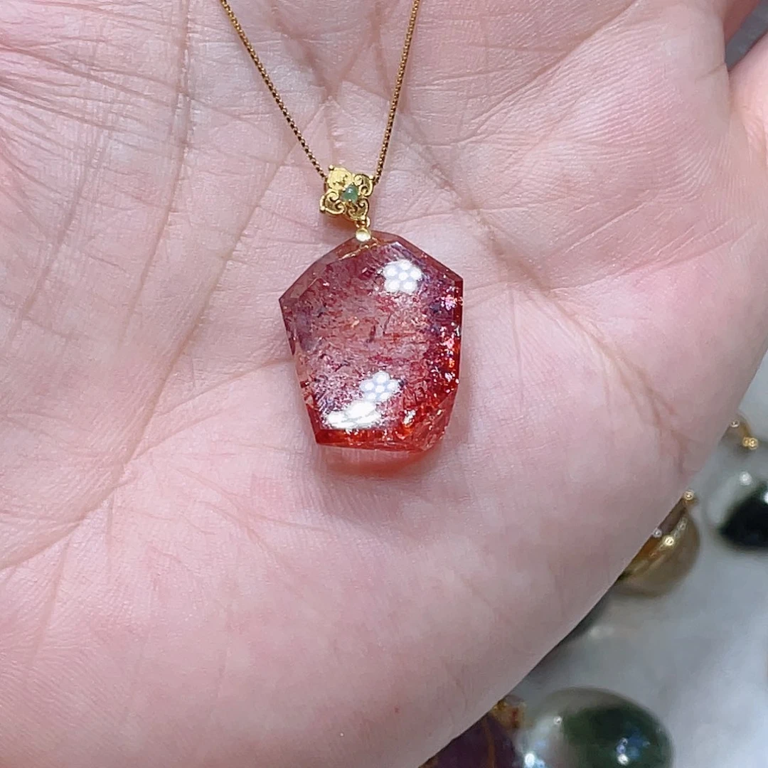 水晶金草莓随行吊坠18K金镶嵌鱼***忆