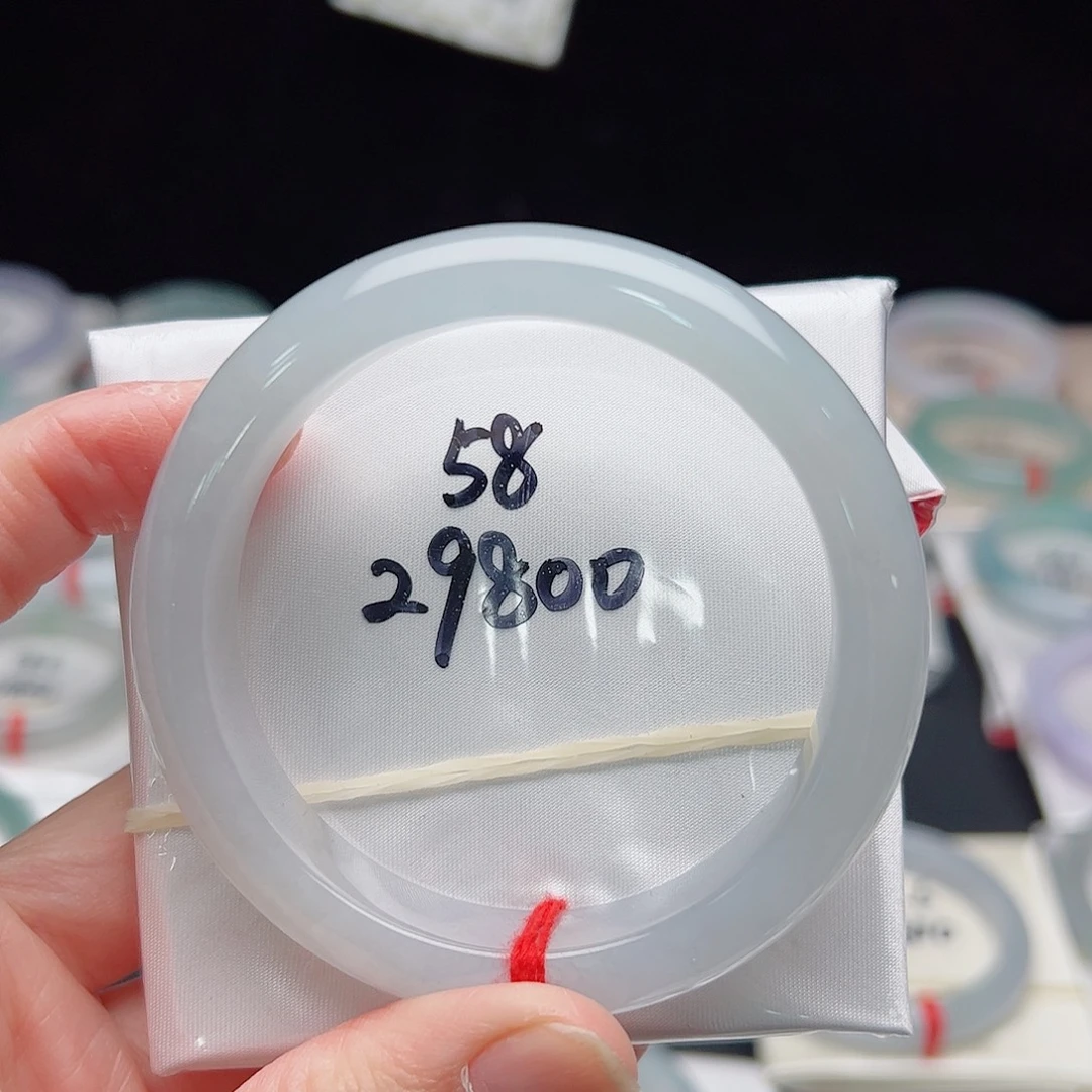 翡翠未镶嵌手镯A货