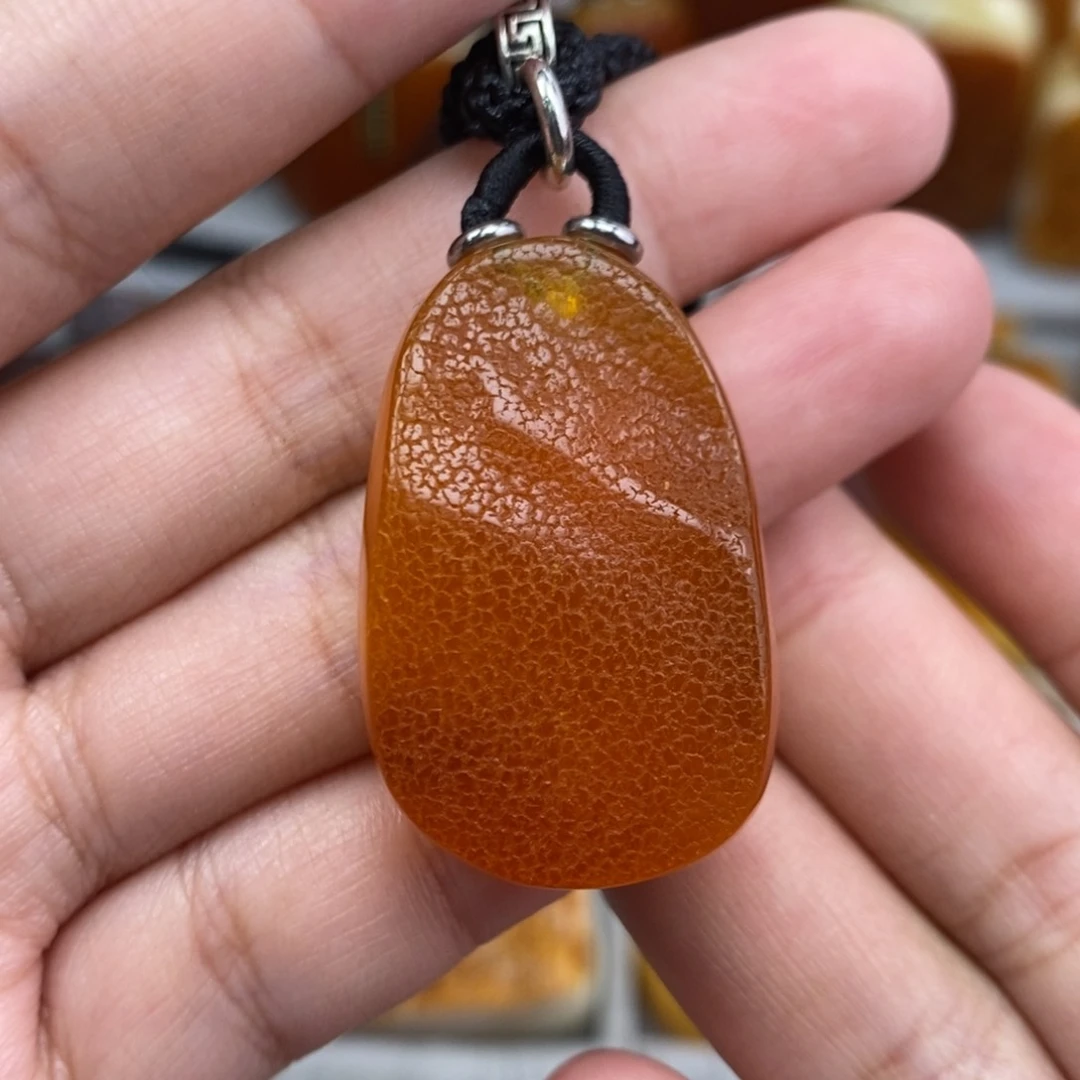 琥珀吊坠(赠链)未镶嵌