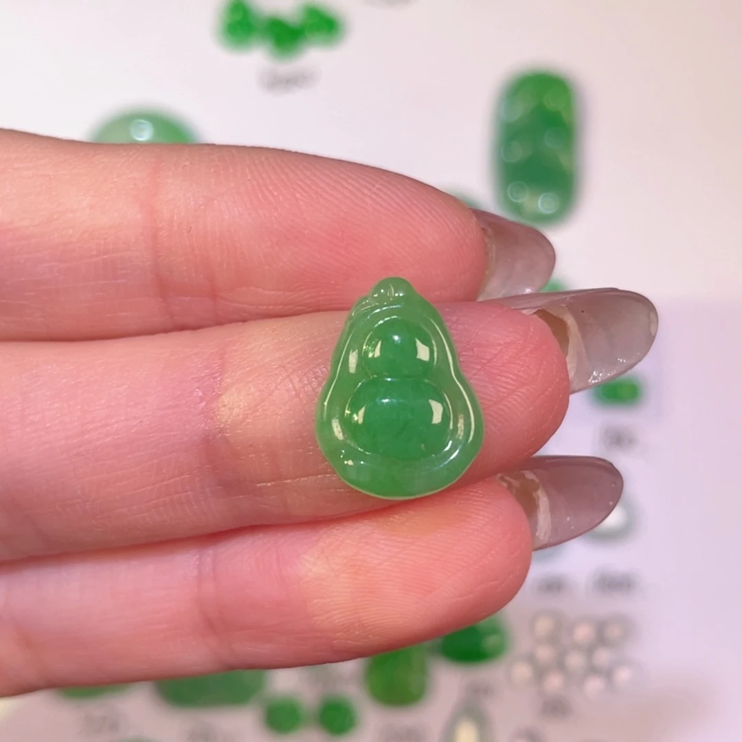 翡翠未镶嵌颈饰裸石