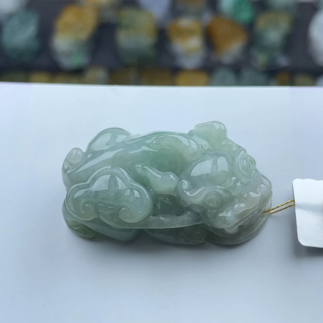 翡翠未镶嵌颈饰貔貅