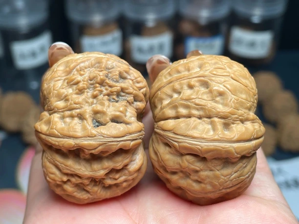 全品元宝文玩核桃