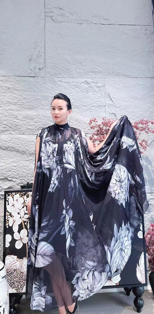 简约时髦款无袖桑蚕丝连衣裙