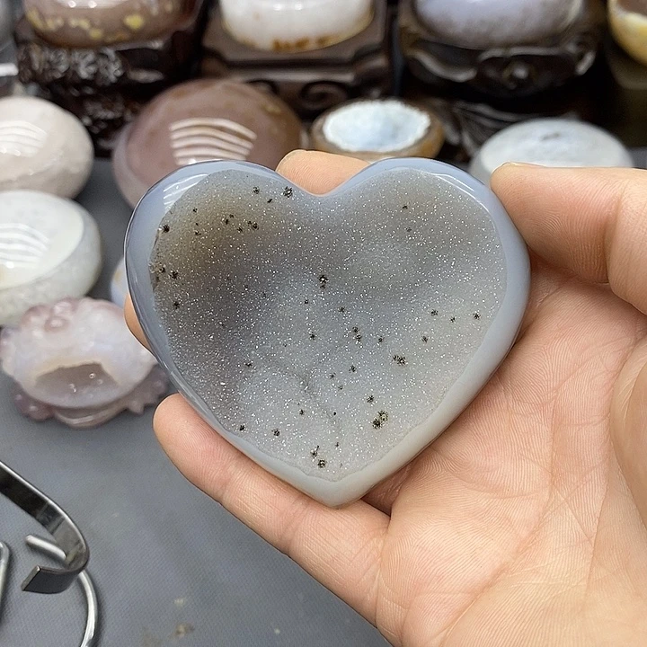 紫晶未镶嵌摆件爱心