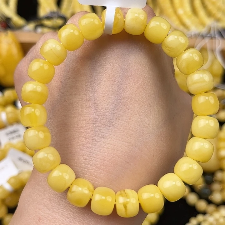 琥珀未镶嵌颈饰琥珀