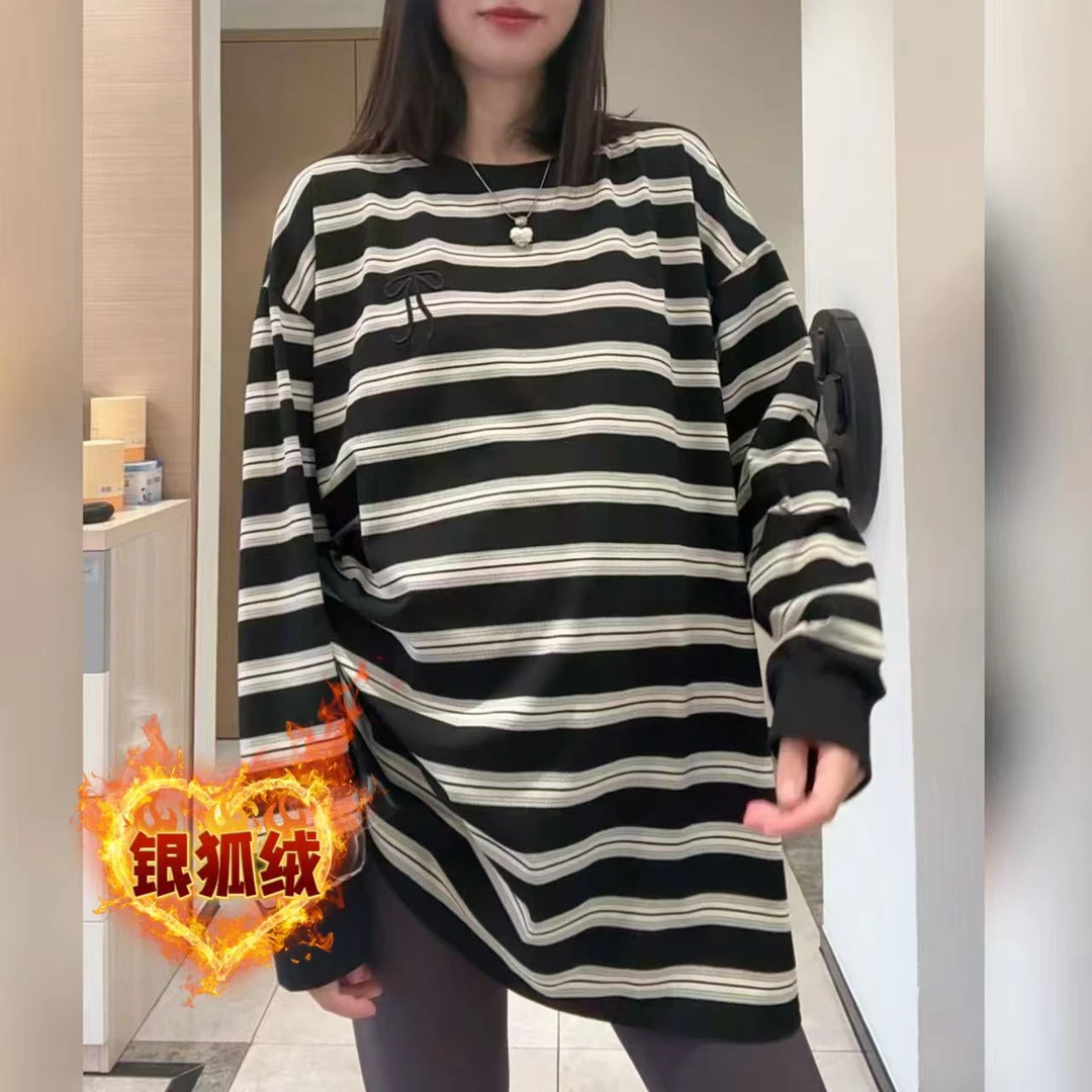 【熹小熹】孕妇装早秋条纹蝴蝶刺绣宽松显瘦中长款休闲长袖T