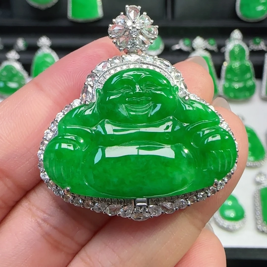 翡翠18K金镶嵌颈饰吊坠