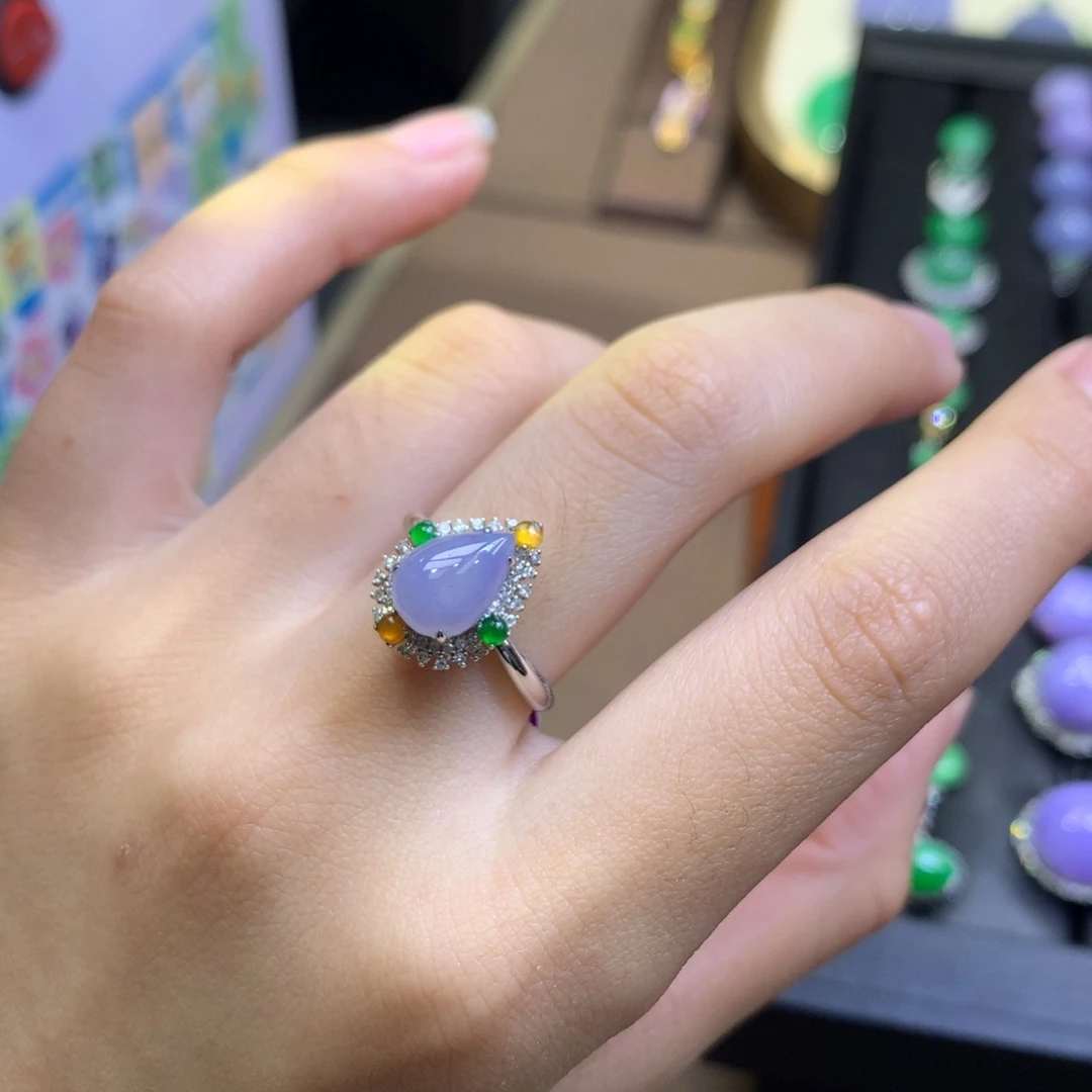 翡翠18K金镶嵌颈饰翡翠