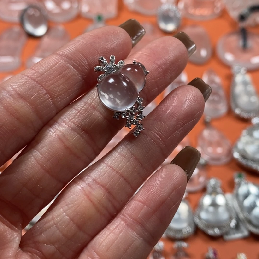 石英质玉银S925镶嵌颈饰黑钢雪花棉葫芦吊坠