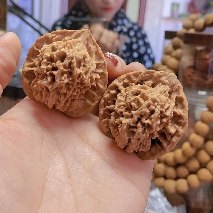 【闪购商品】文玩核桃把件43乾隆纹红皮