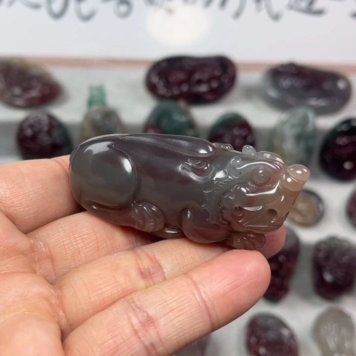 玛瑙/玉髓颈饰未镶嵌行****乐