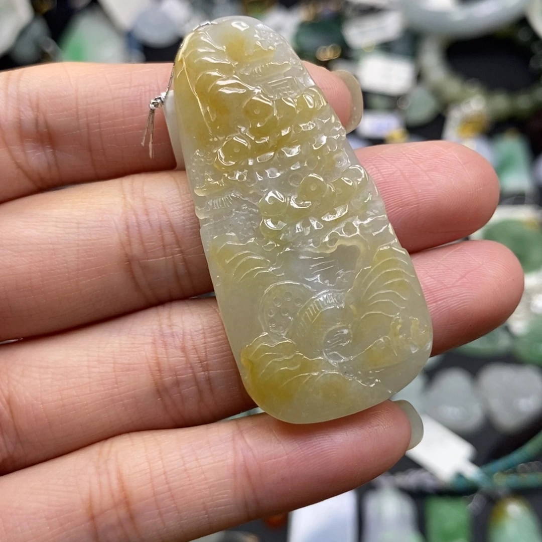 翡翠未镶嵌颈饰挂件