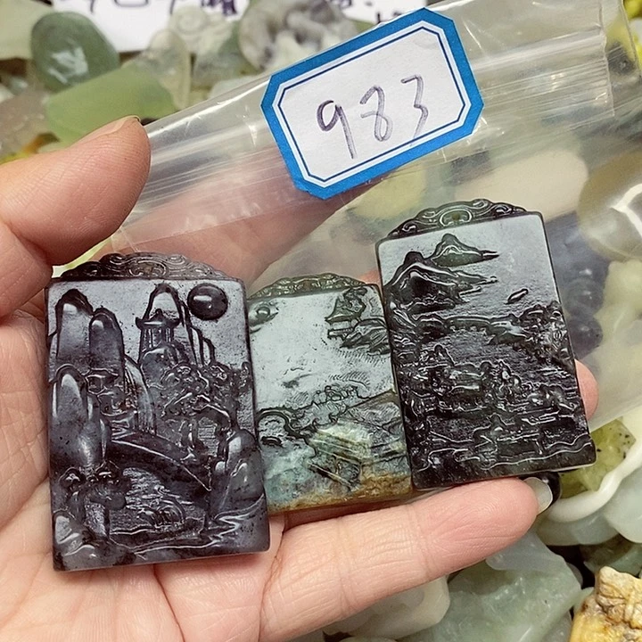 蛇纹石玉未镶嵌颈饰阿**?983