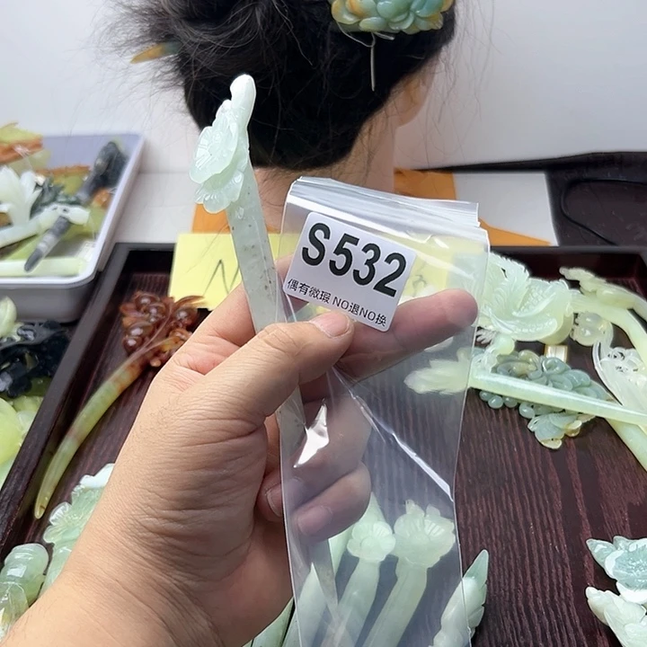 蛇纹石玉发饰合金大*潇