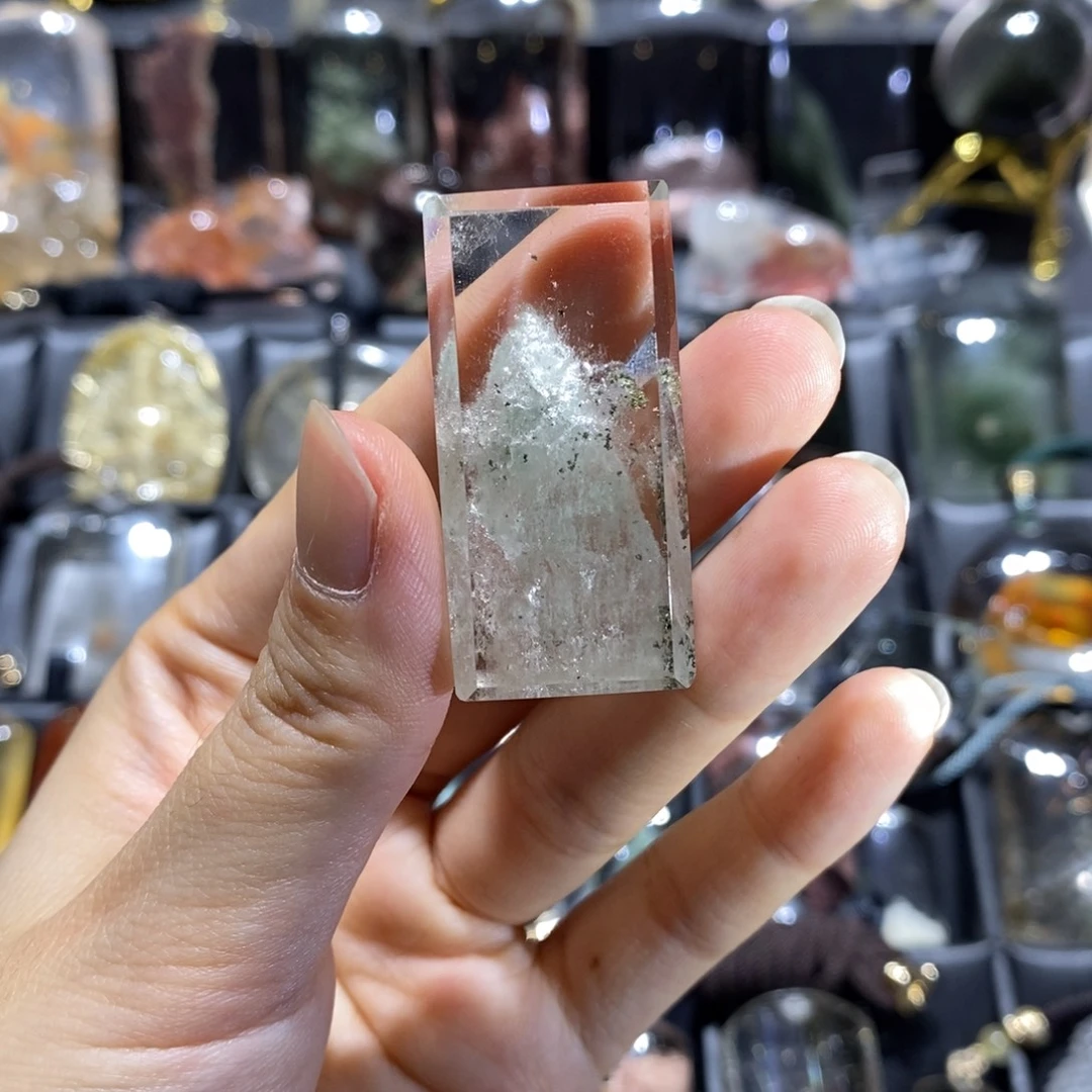 颈饰未镶嵌水晶绿幽灵金字塔