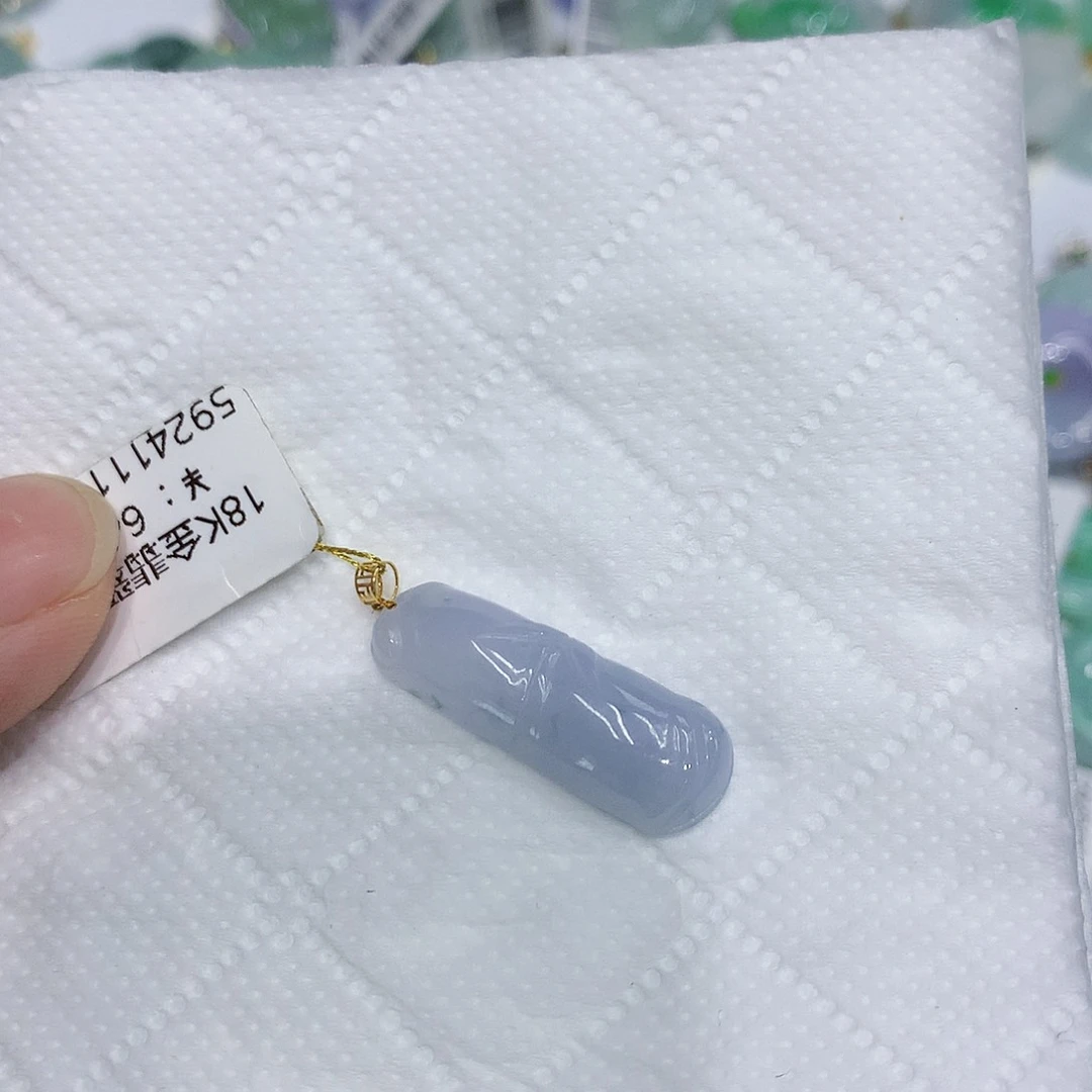 翡翠18K金镶嵌颈饰竹节