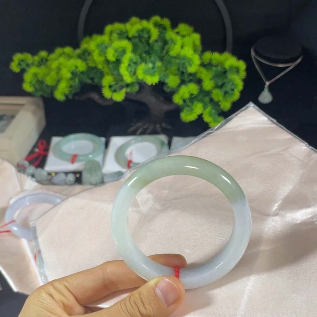 未镶嵌手镯翡翠天然翡翠手镯