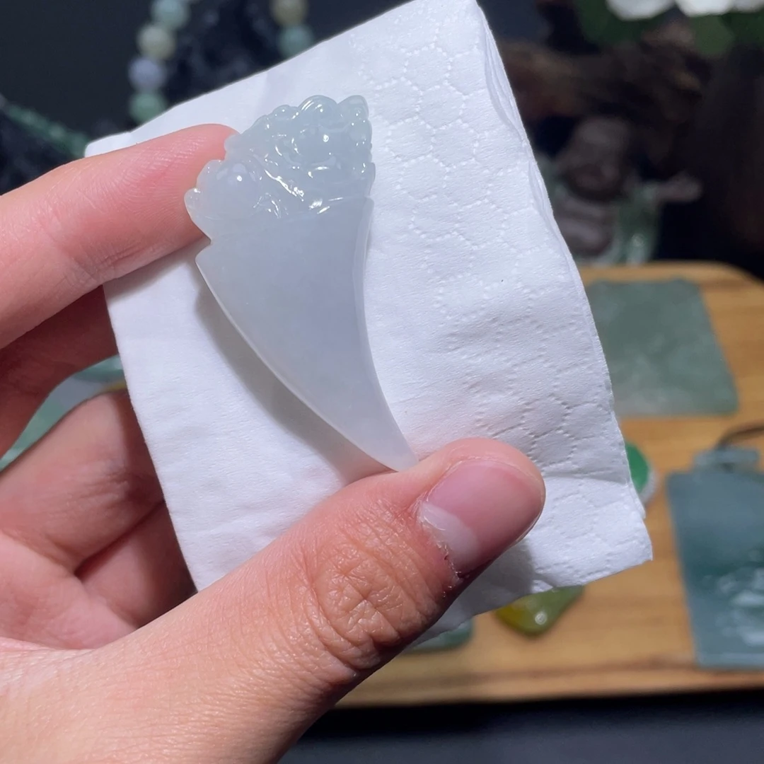 定制翡翠未镶嵌吊坠