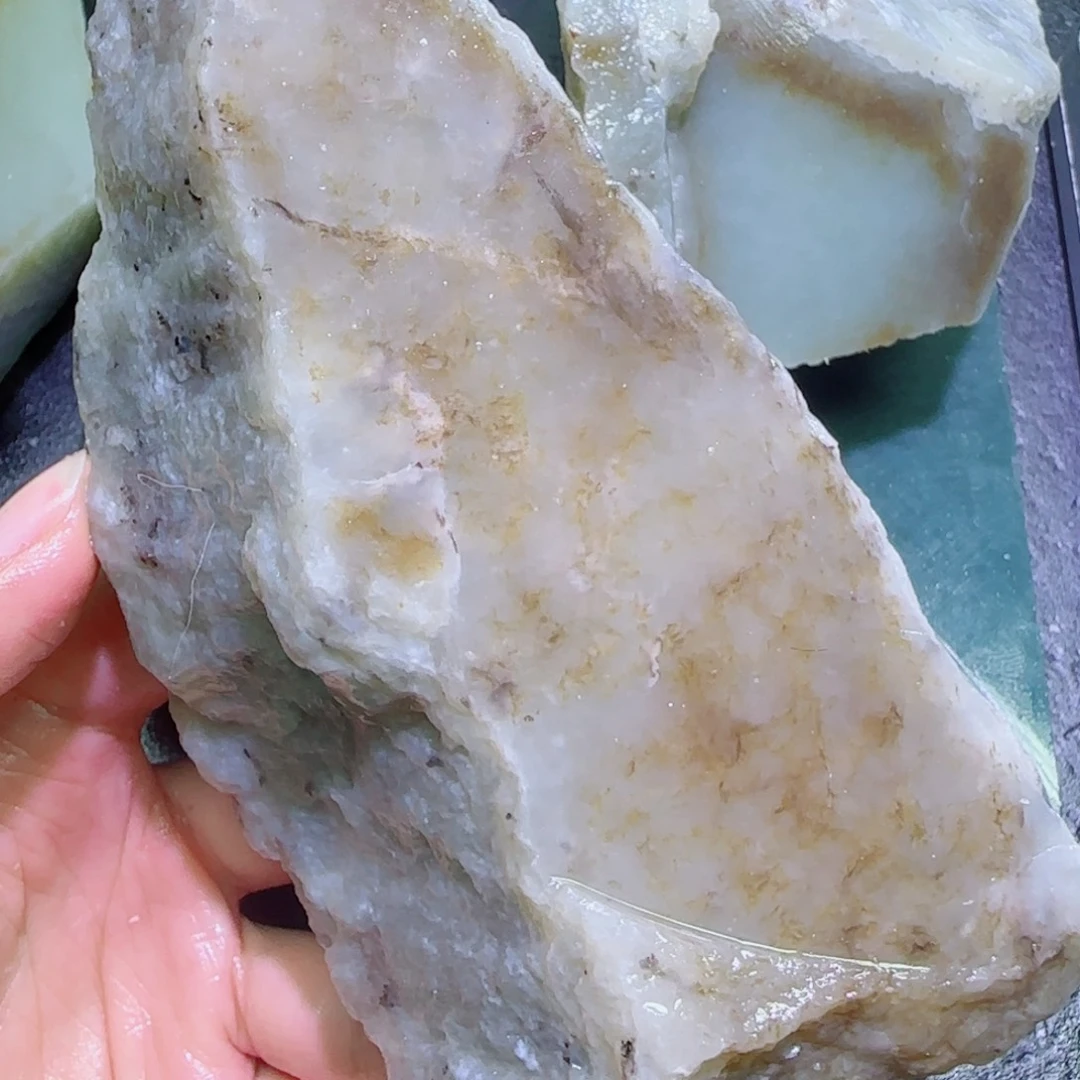 和田玉未镶嵌珠宝半成品