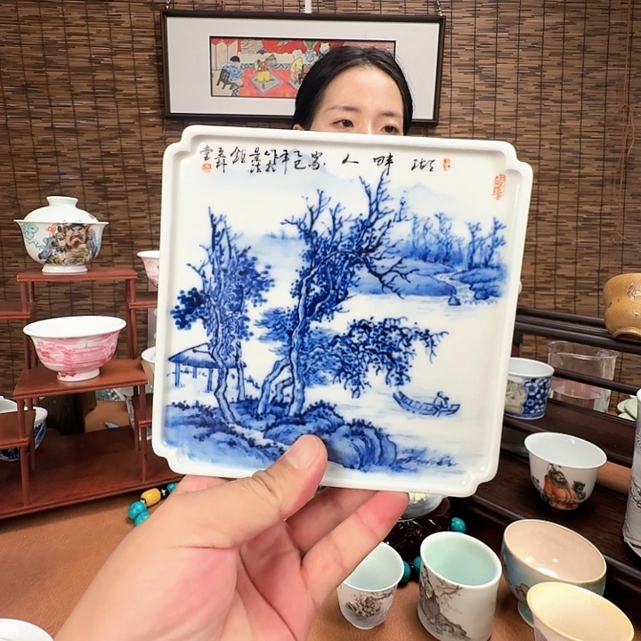 摆件景德镇的陶瓷艺术作品被