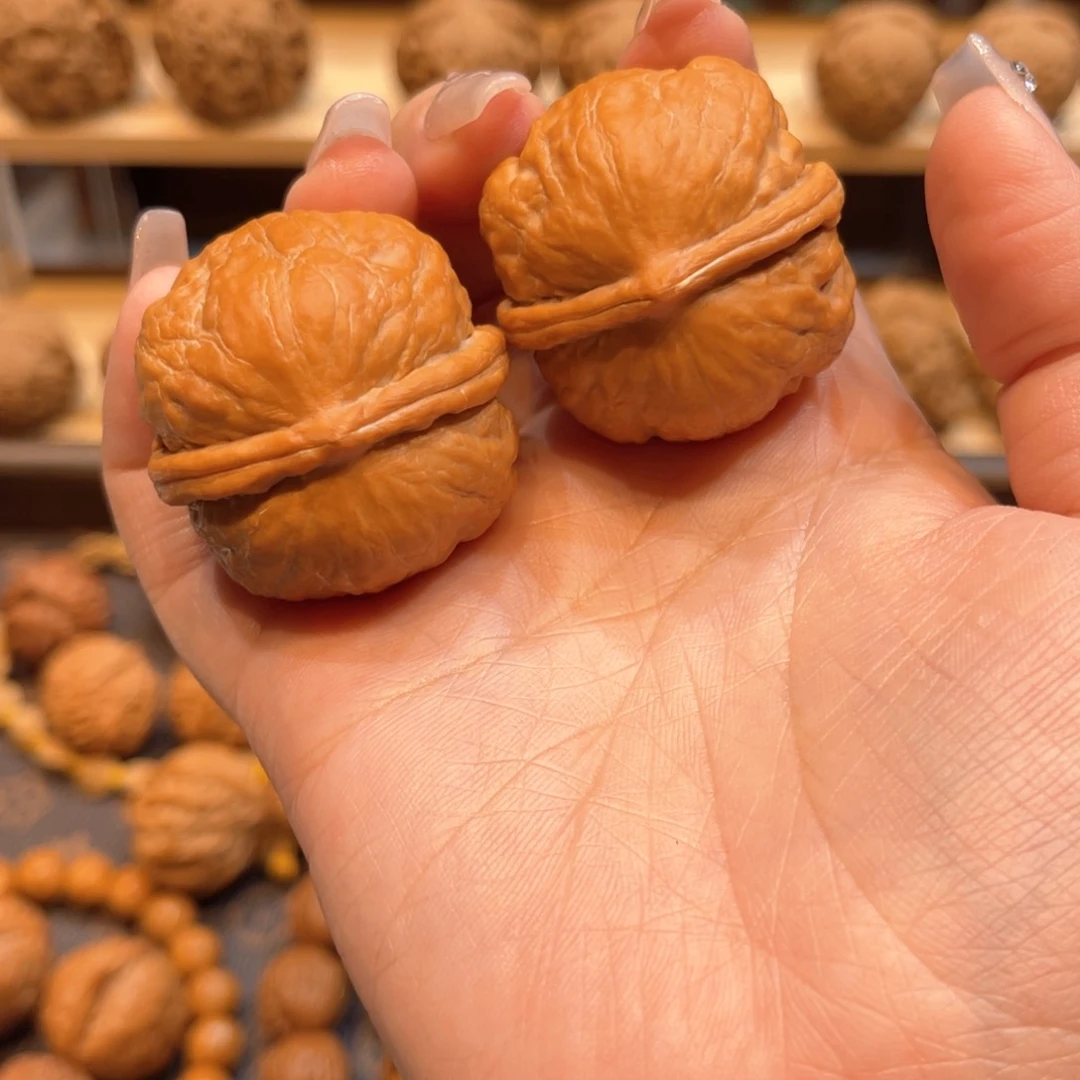 文玩核桃把件大龙珠