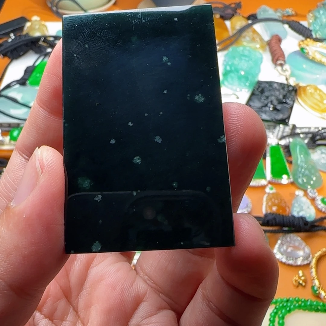 翡翠未镶嵌颈饰墨翠雪花棉无事牌