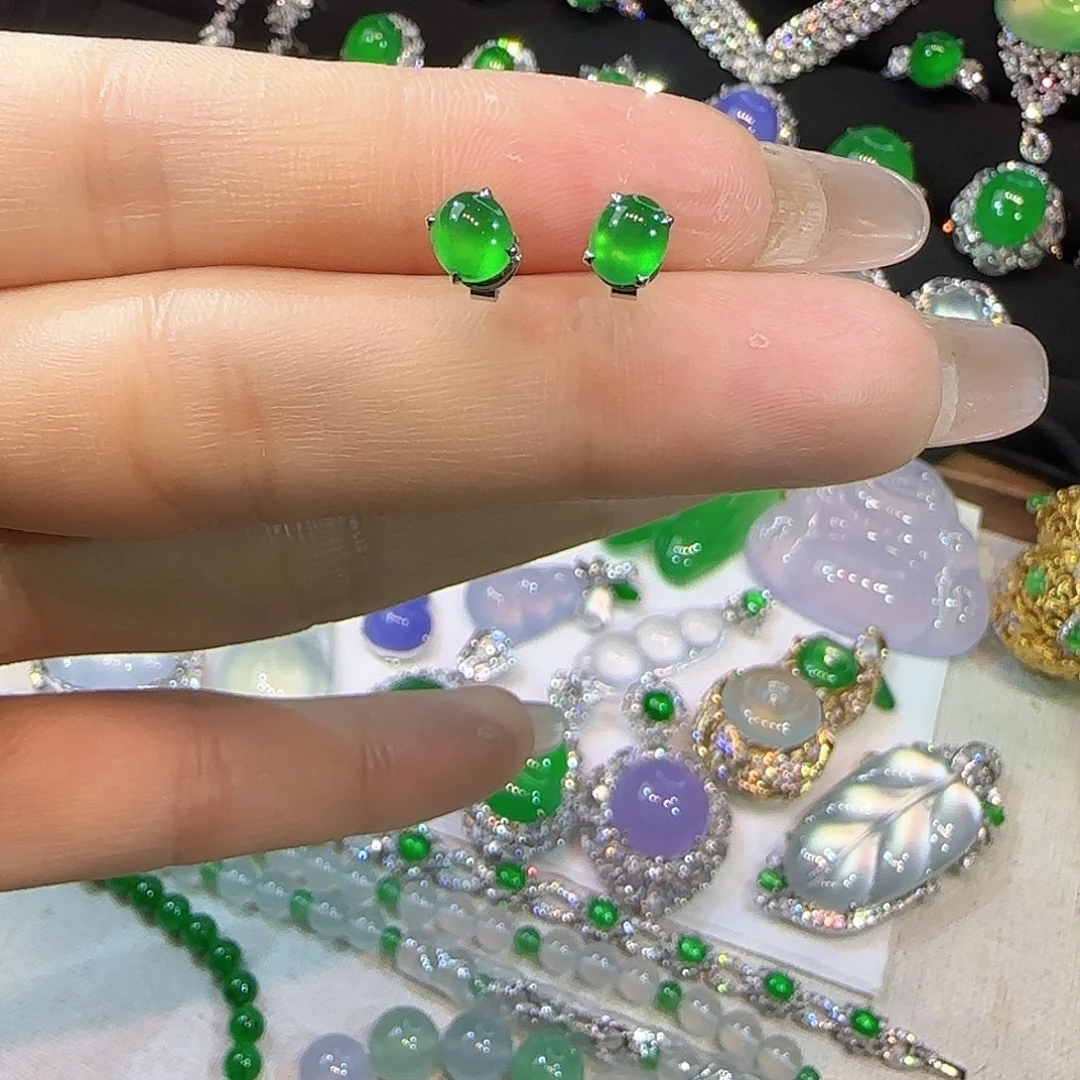 翡翠18K金镶嵌戒指