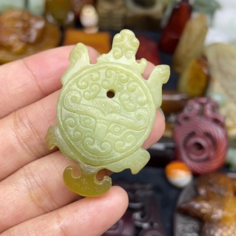 蛇纹石玉未镶嵌颈饰90