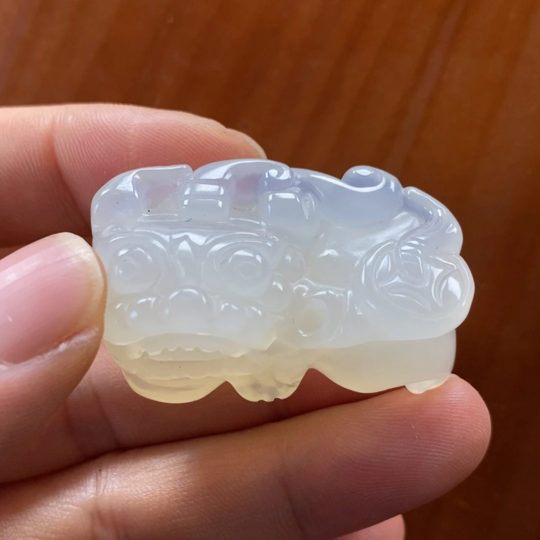 石英质玉（黄龙玉）未镶嵌颈饰